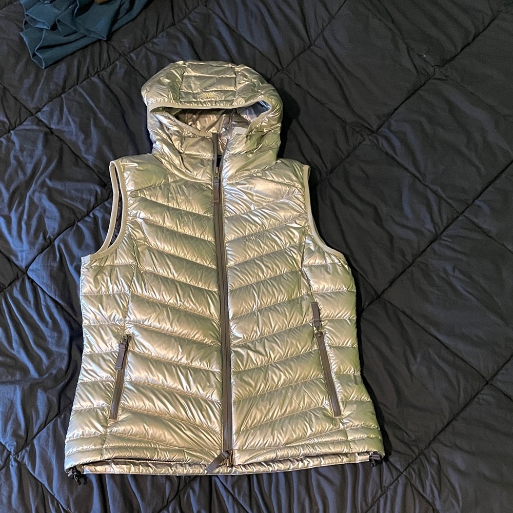 Skhoop Metallic Silver Hooded down Puffer Vest - Women's M